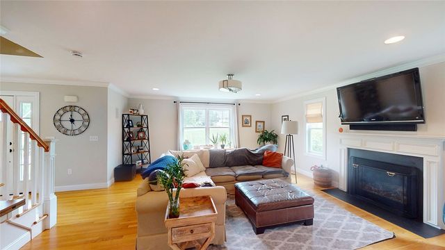 85 Cyrus Court, South Kingstown, RI 02892