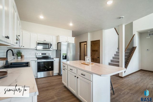 5717 E Marley Pl Place, Sioux Falls, SD 57108