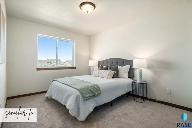 5717 E Marley Pl Place, Sioux Falls, SD 57108