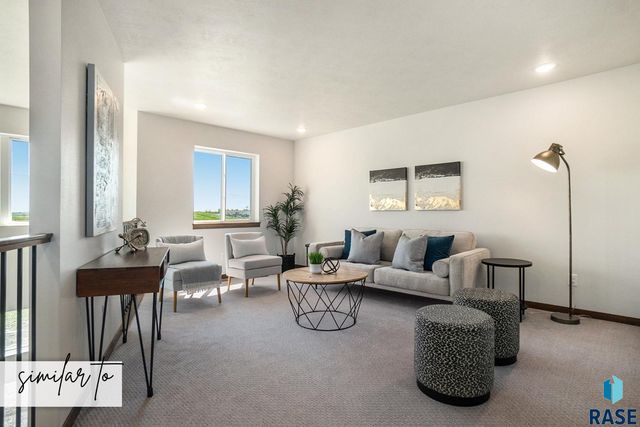 5717 E Marley Pl Place, Sioux Falls, SD 57108