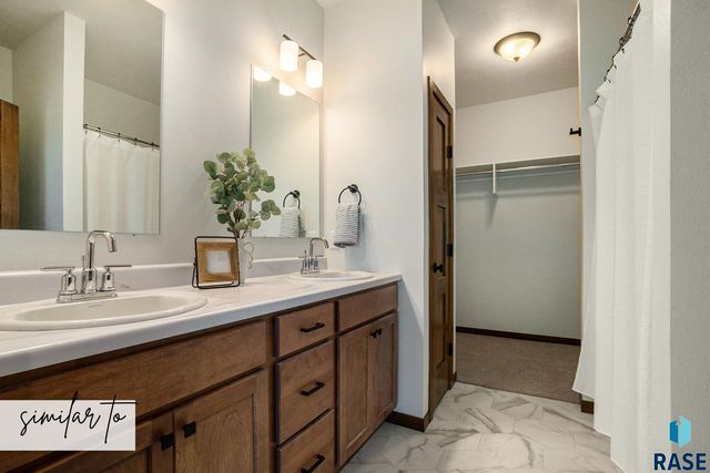 5717 E Marley Pl Place, Sioux Falls, SD 57108