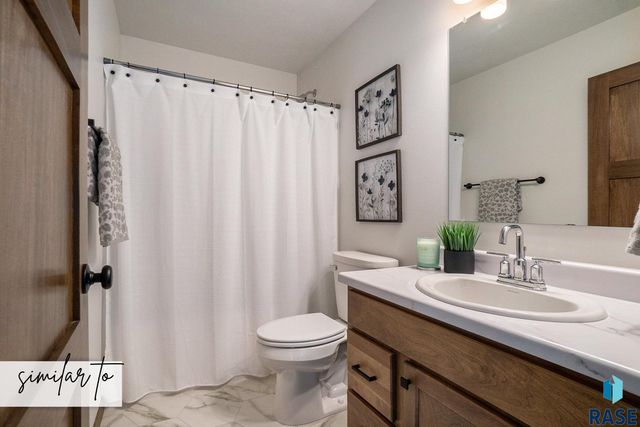 5717 E Marley Pl Place, Sioux Falls, SD 57108