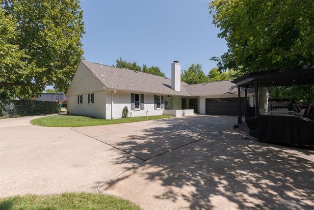 10933 Maple Grove, Oklahoma City, OK 73120