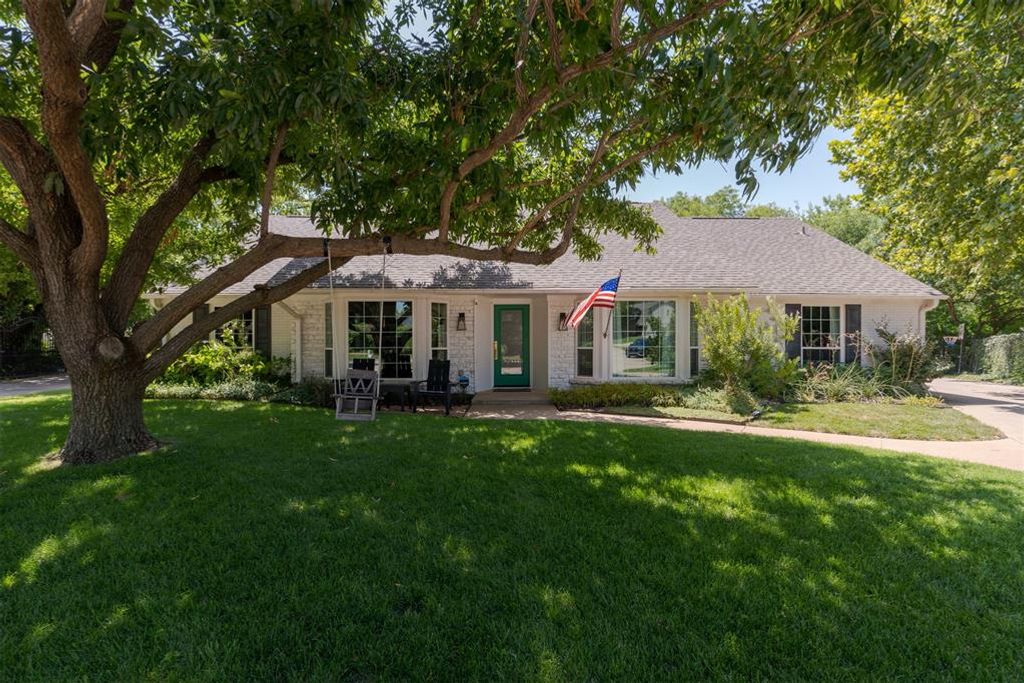 10933 Maple Grove, Oklahoma City, OK 73120