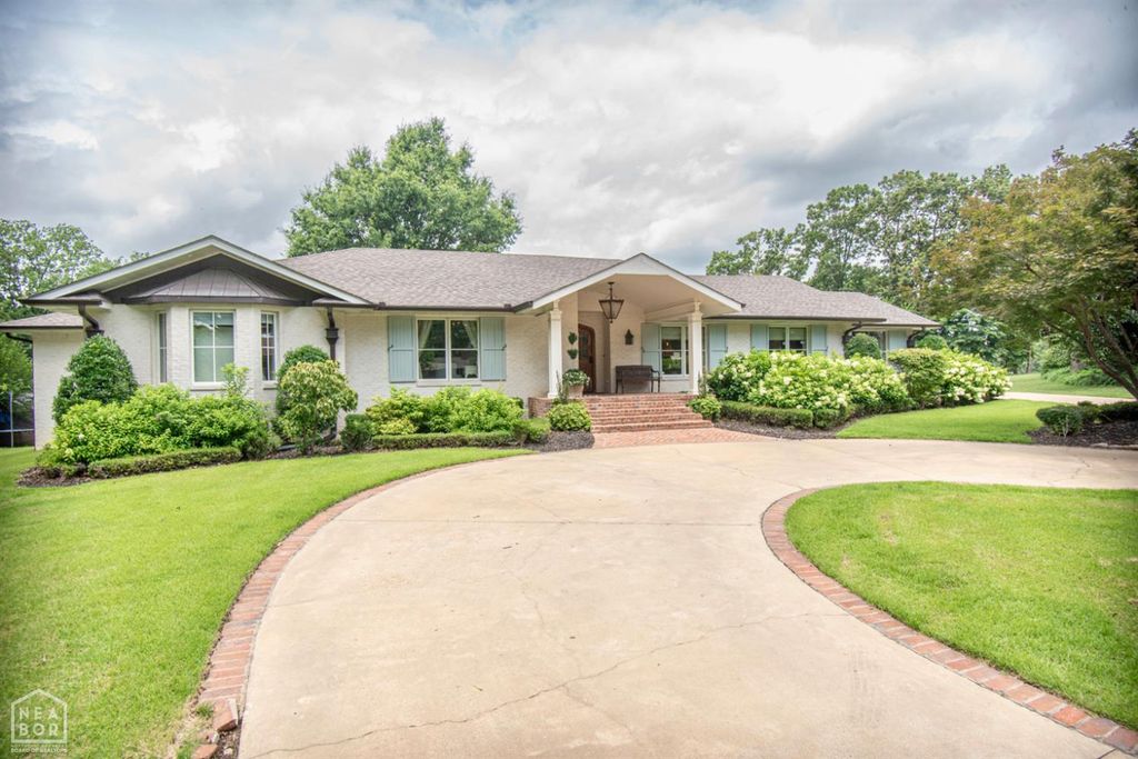 1105 Cardinal Road, Jonesboro, AR 72401