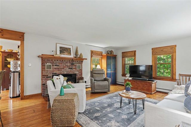 1475 Somerset Avenue, Dighton, MA 02715