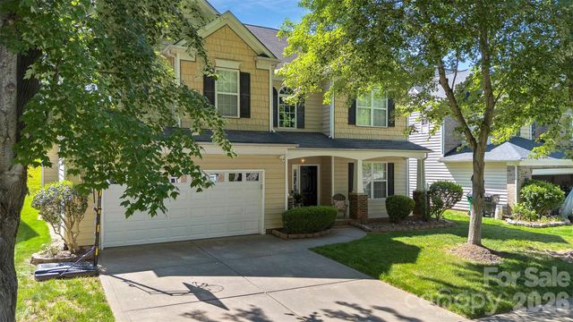 9806 Back Acre Drive, Charlotte, NC 28213