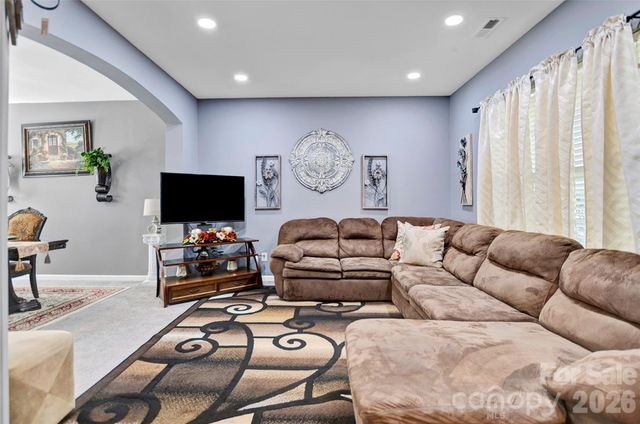 9806 Back Acre Drive, Charlotte, NC 28213