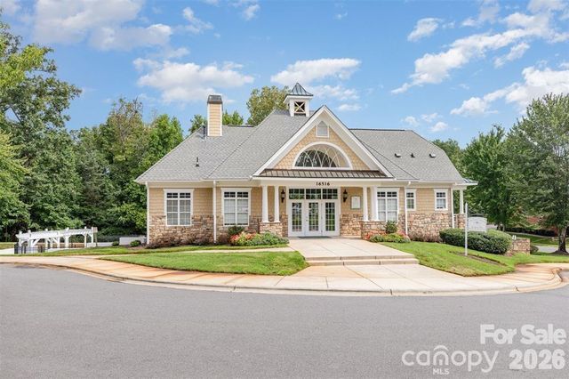 9806 Back Acre Drive, Charlotte, NC 28213
