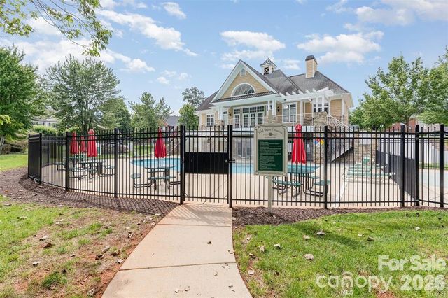 9806 Back Acre Drive, Charlotte, NC 28213