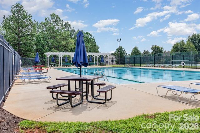 9806 Back Acre Drive, Charlotte, NC 28213
