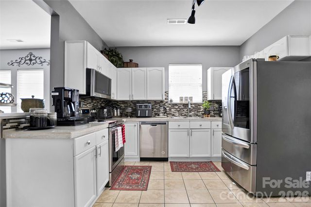 9806 Back Acre Drive, Charlotte, NC 28213
