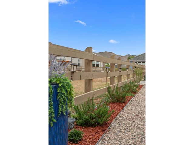 173 Lake Park Dr, Loveland, CO 80537