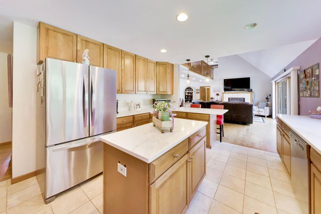 1004 N Harrison Street, Algonquin, IL 60102