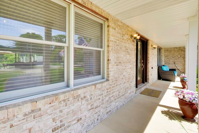 1004 N Harrison Street, Algonquin, IL 60102