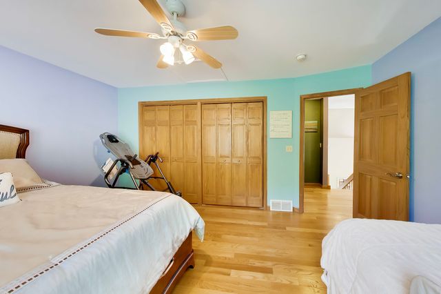 1004 N Harrison Street, Algonquin, IL 60102