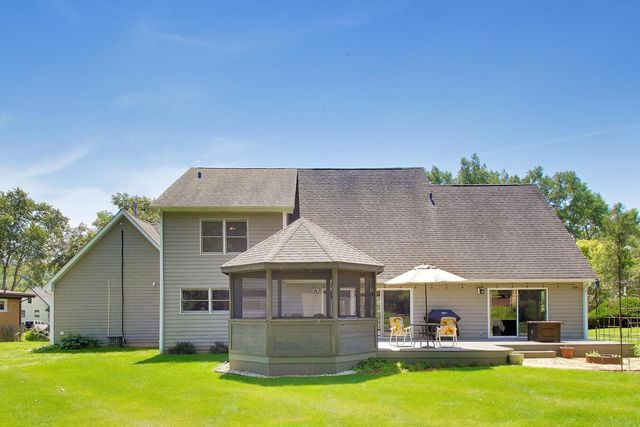 1004 N Harrison Street, Algonquin, IL 60102