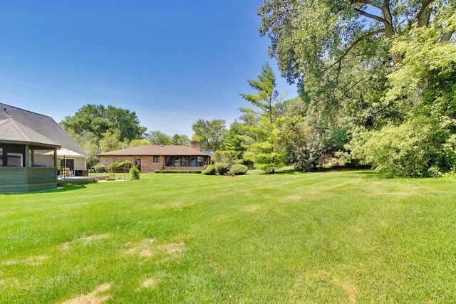 1004 N Harrison Street, Algonquin, IL 60102