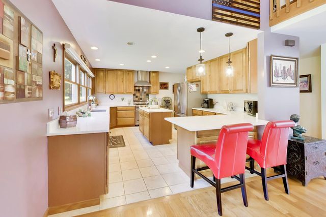 1004 N Harrison Street, Algonquin, IL 60102