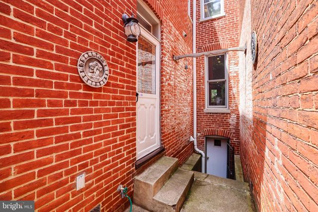 637 CONSTITUTION AVE NE, Washington, DC 20002