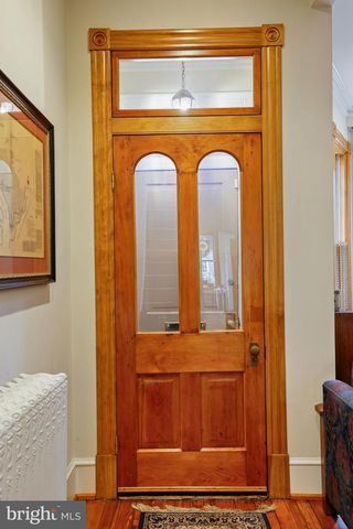 637 CONSTITUTION AVE NE, Washington, DC 20002