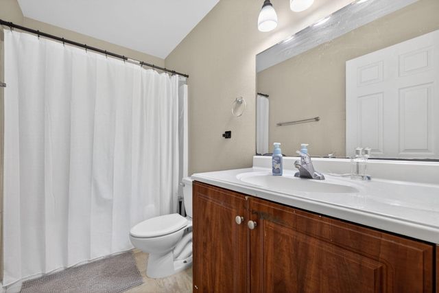 110 Scotch Pine Court, Hollister, MO 65672