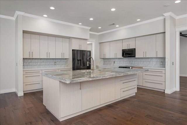 4802 ABERDEEN Parkway, Amarillo, TX 79119