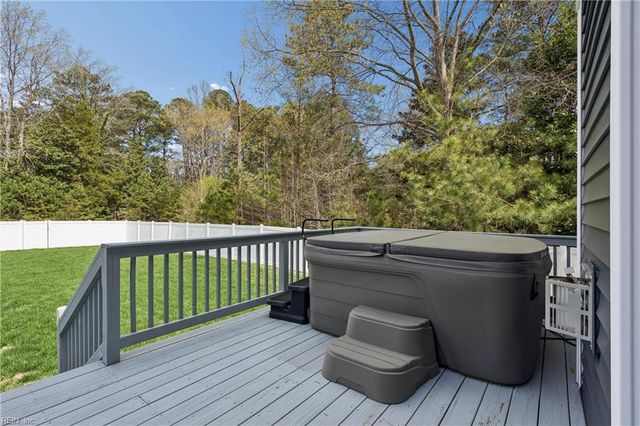 7 Goodson WAY, Poquoson, VA 23662