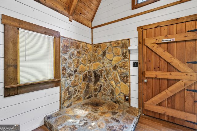 184 Grey Fox Trail, Ellijay, GA 30536