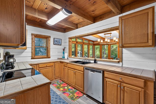 184 Grey Fox Trail, Ellijay, GA 30536
