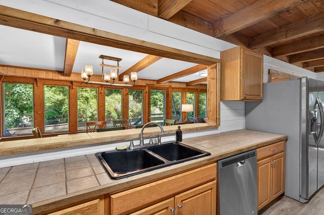 184 Grey Fox Trail, Ellijay, GA 30536