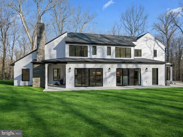 348 PINEVILLE RD, Newtown, PA 18940