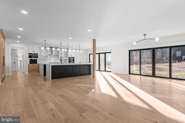 348 PINEVILLE RD, Newtown, PA 18940