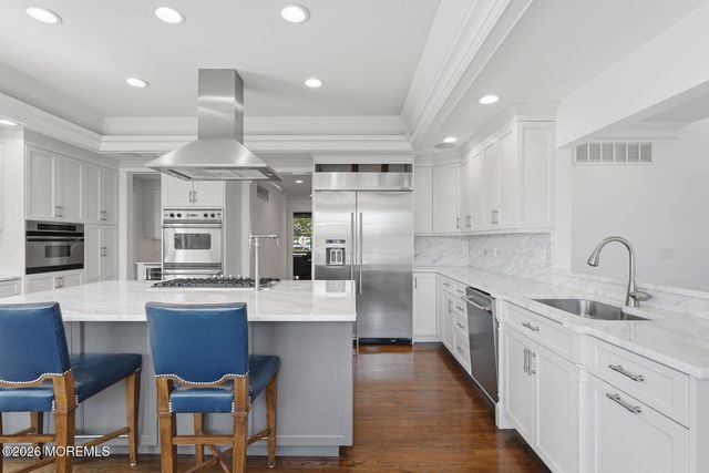 13 Rivers Edge Drive, Rumson, NJ 07760