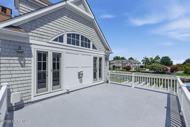 13 Rivers Edge Drive, Rumson, NJ 07760