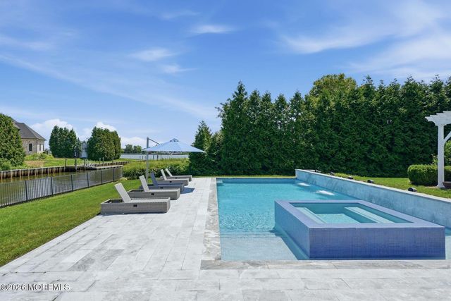 13 Rivers Edge Drive, Rumson, NJ 07760