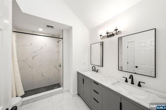 157 English Street, Fort Lee, NJ 07024