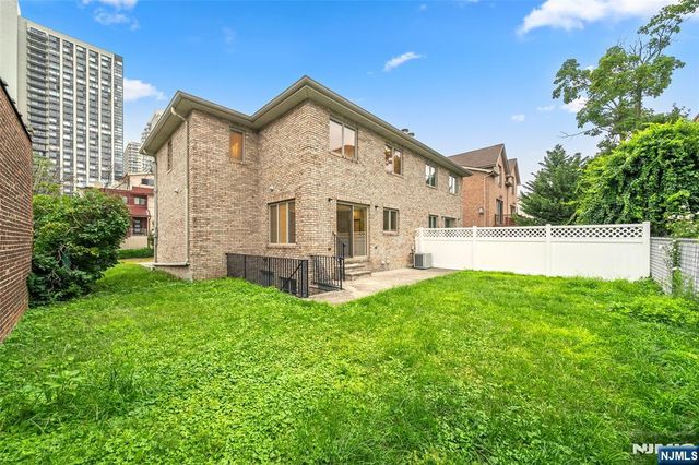 157 English Street, Fort Lee, NJ 07024