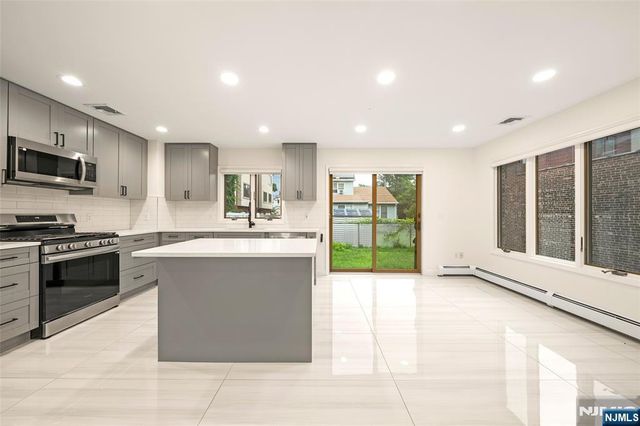 157 English Street, Fort Lee, NJ 07024
