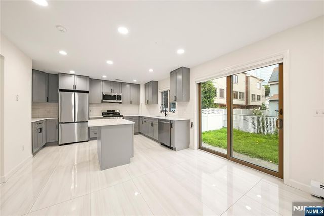 157 English Street, Fort Lee, NJ 07024