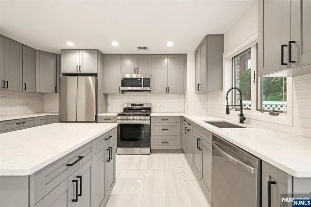157 English Street, Fort Lee, NJ 07024