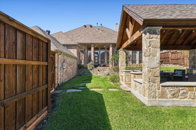 8200 Edgemont Court, North Richland Hills, TX 76182