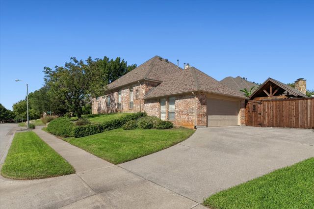 8200 Edgemont Court, North Richland Hills, TX 76182