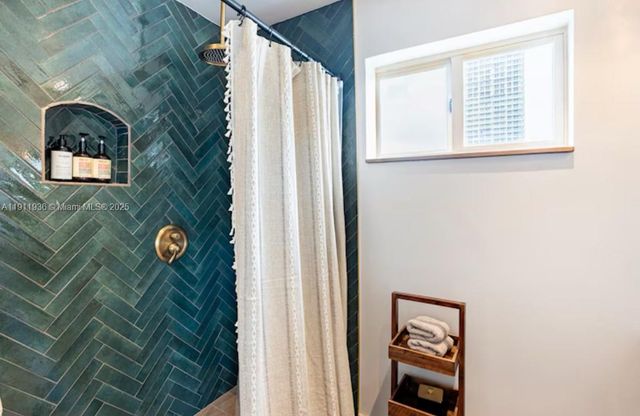 481 NE 29th St 701, Miami, FL 33137