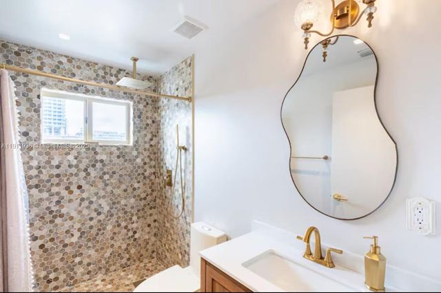 481 NE 29th St 701, Miami, FL 33137