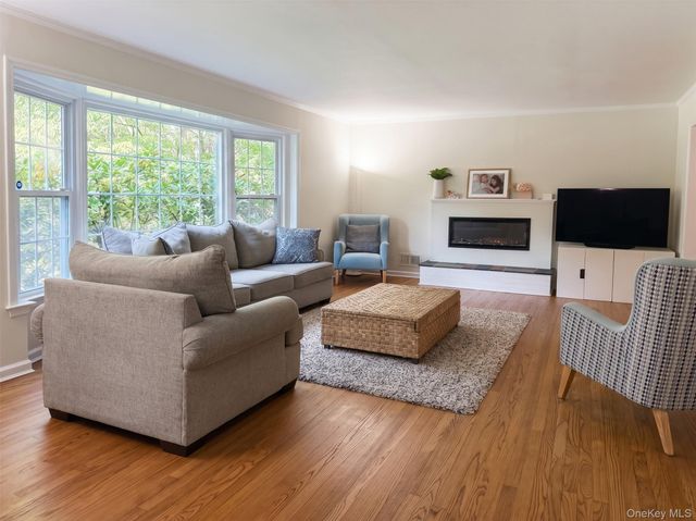 10 Forest Lane, Scarsdale, NY 10583