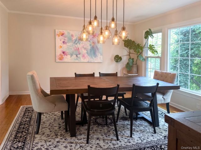 10 Forest Lane, Scarsdale, NY 10583