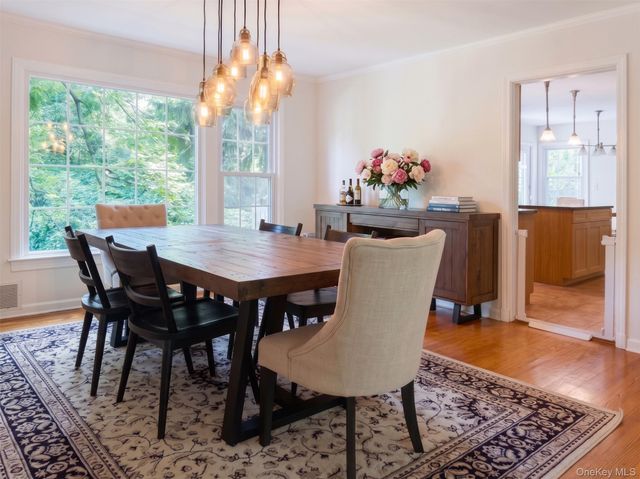 10 Forest Lane, Scarsdale, NY 10583