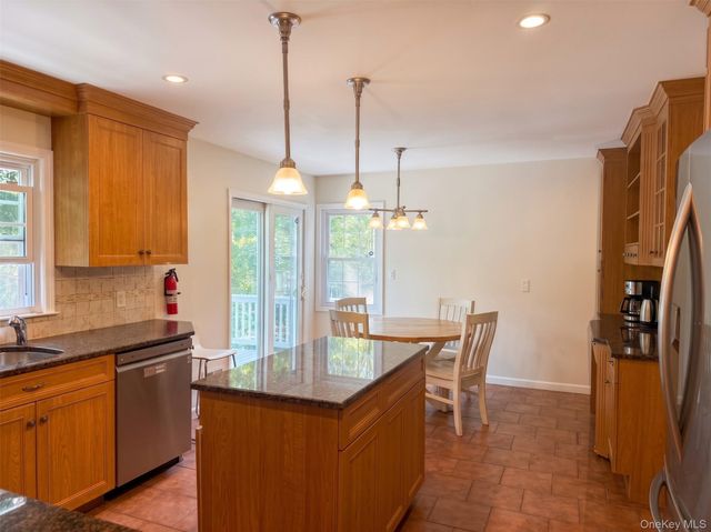 10 Forest Lane, Scarsdale, NY 10583