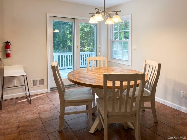 10 Forest Lane, Scarsdale, NY 10583